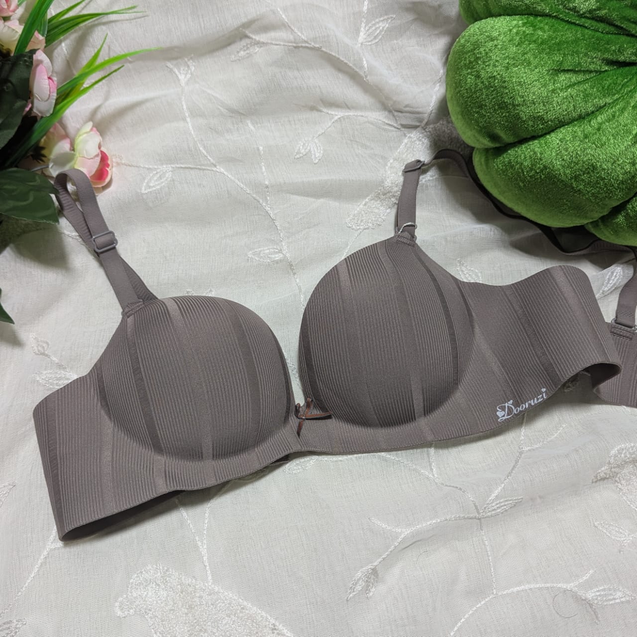 Luxurious Party Wear Double Padded Seamless Bra