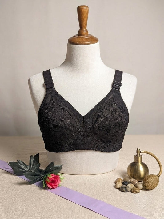 Experience summer comfort with a high-quality cotton Doreen bra