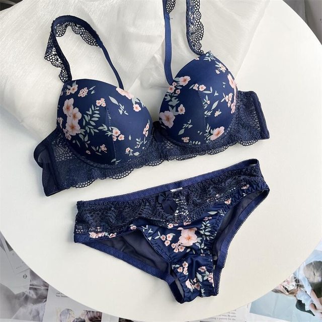 Stylish Floral Design Padded Push-Up Lingerie Set (SPBS 15)