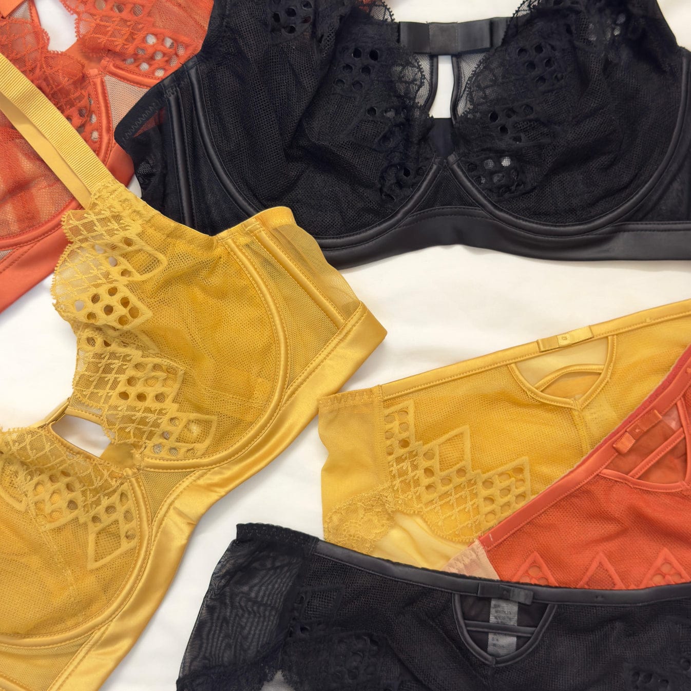 Light Padded Net Bra Set in Pakistan – Safaa.pk