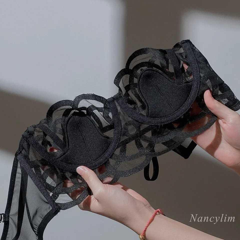 Romantic Lace Thin Pad Bra Set in Pakistan – Safaa.pk