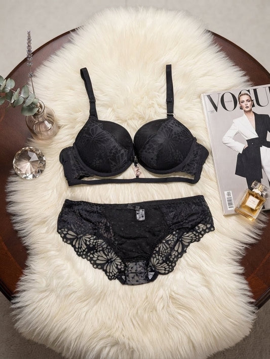 Soft Floral Lace Bridal Bra Set in Pakistan – Safaa.pk