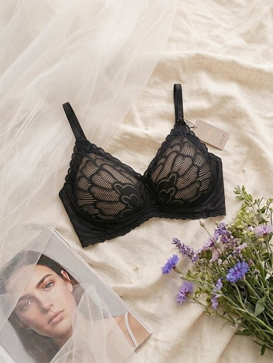 Wire-Free Lace Push-Up Bralette in Pakistan – Safaa.pk