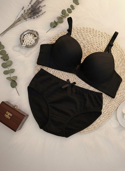 Aesthetic Matte Bra Set in Pakistan – Safaa.pk