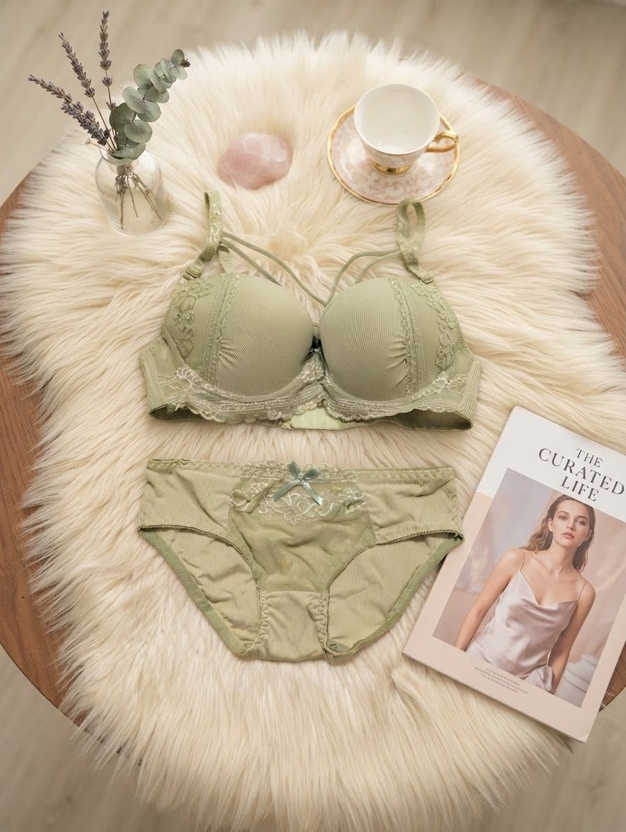 Criss-Cross Floral Lace Push-Up Bra Set in Pakistan – Safaa.pk