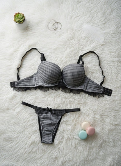 Double Padded Printed Lace Bra Set in Pakistan – Safaa.pk