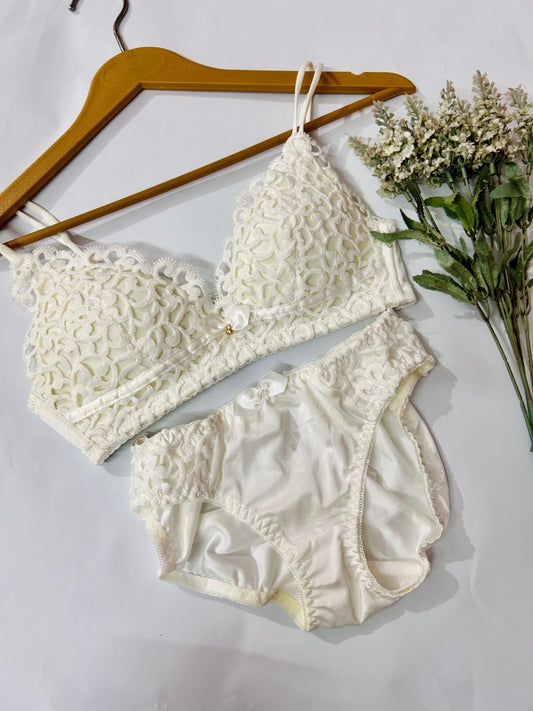Dreamy Bridal padded bra set for your Special day