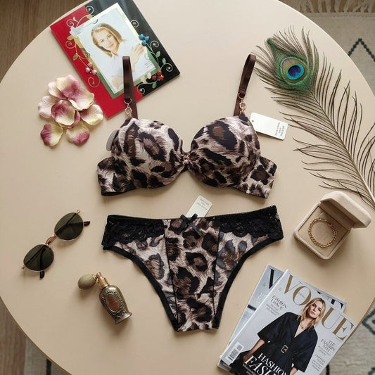 Elegant Thin Pad Printed Bra Set