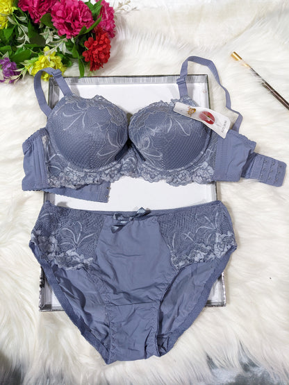 Lacy Foam Bra Set in Pakistan – Safaa.pk
