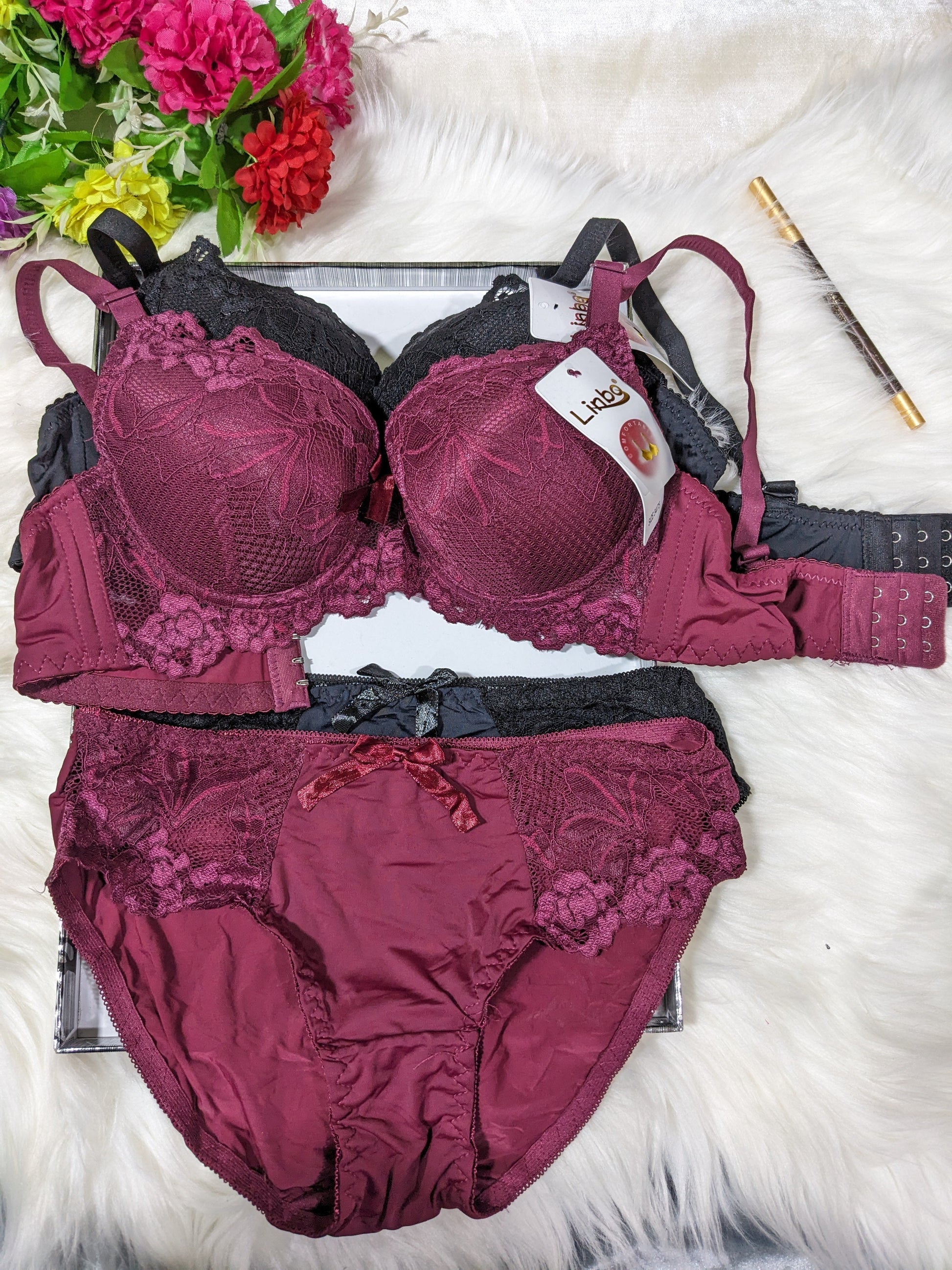Lacy Foam Bra Set in Pakistan – Safaa.pk