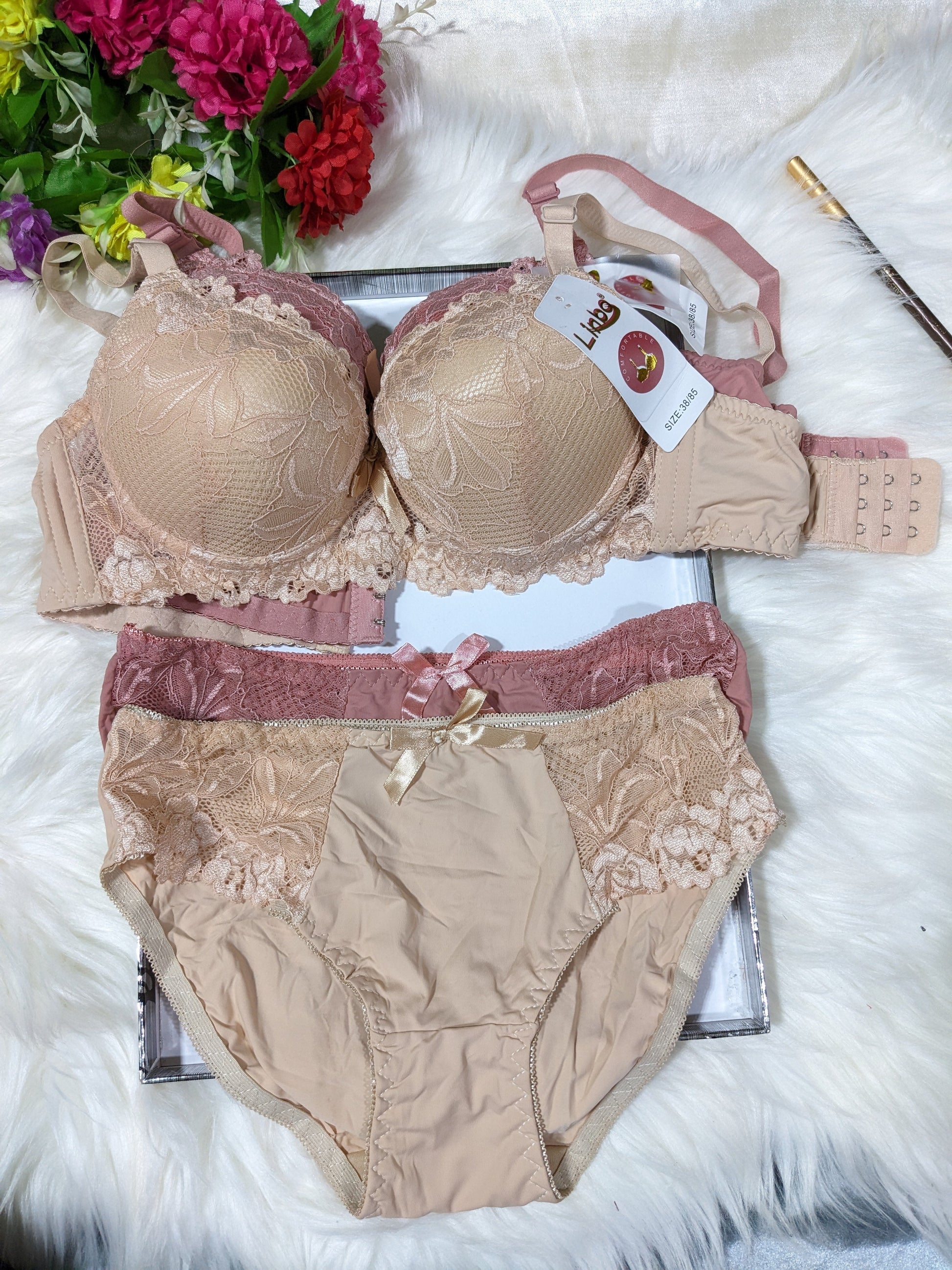 Lacy Foam Bra Set in Pakistan – Safaa.pk