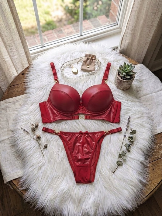 Leather look push up bra set with underwire support and matching panty