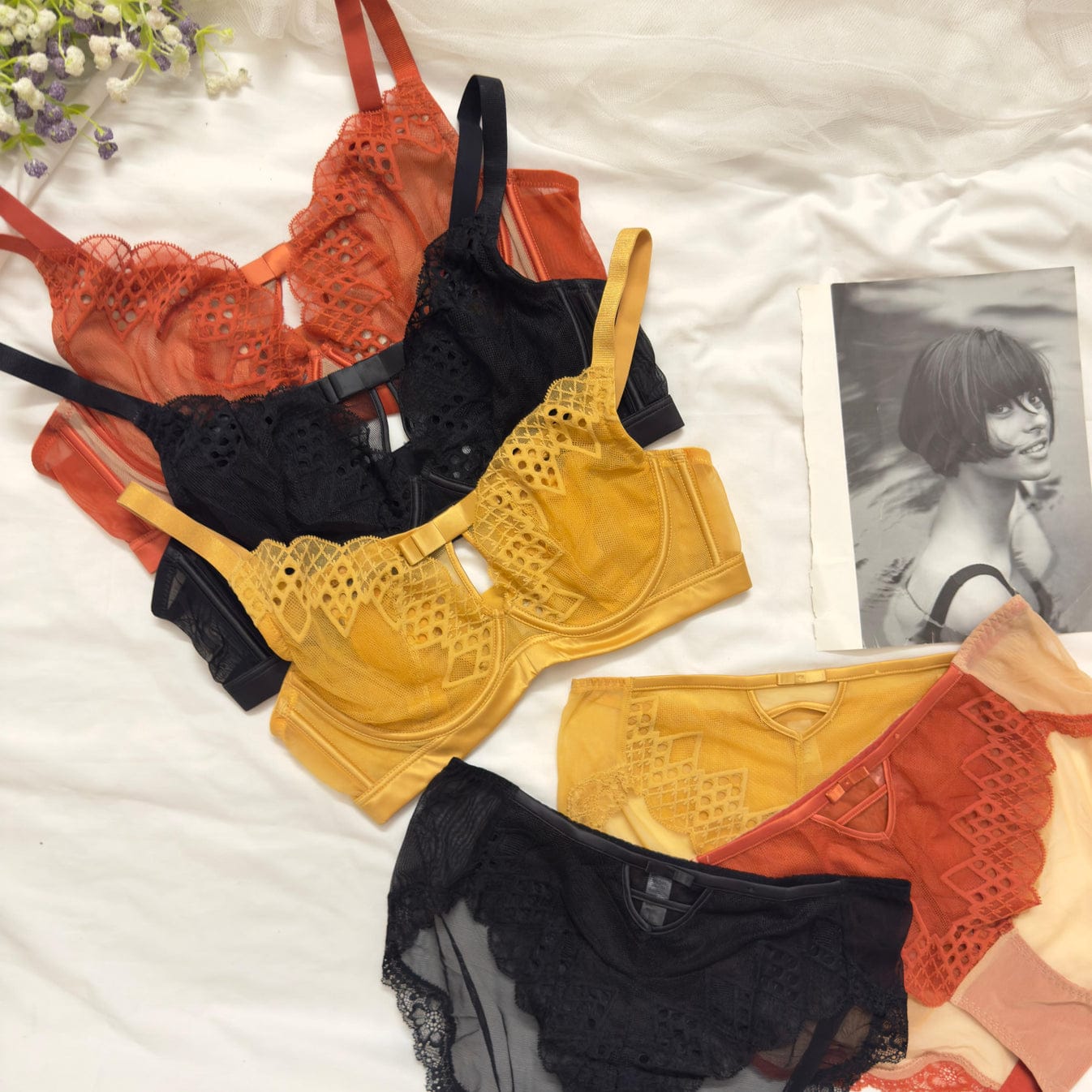 Light Padded Net Bra Set in Pakistan – Safaa.pk