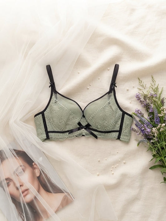 Lightly Padded Lace Underwire Bra in Pakistan – Safaa.pk