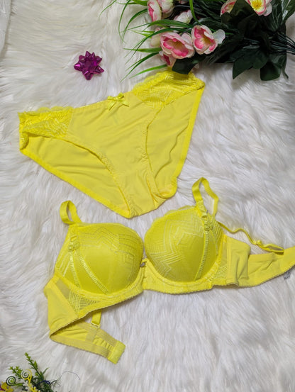 Luxury Bridal Lingerie Set – Stylish Bra & Panty for Brides