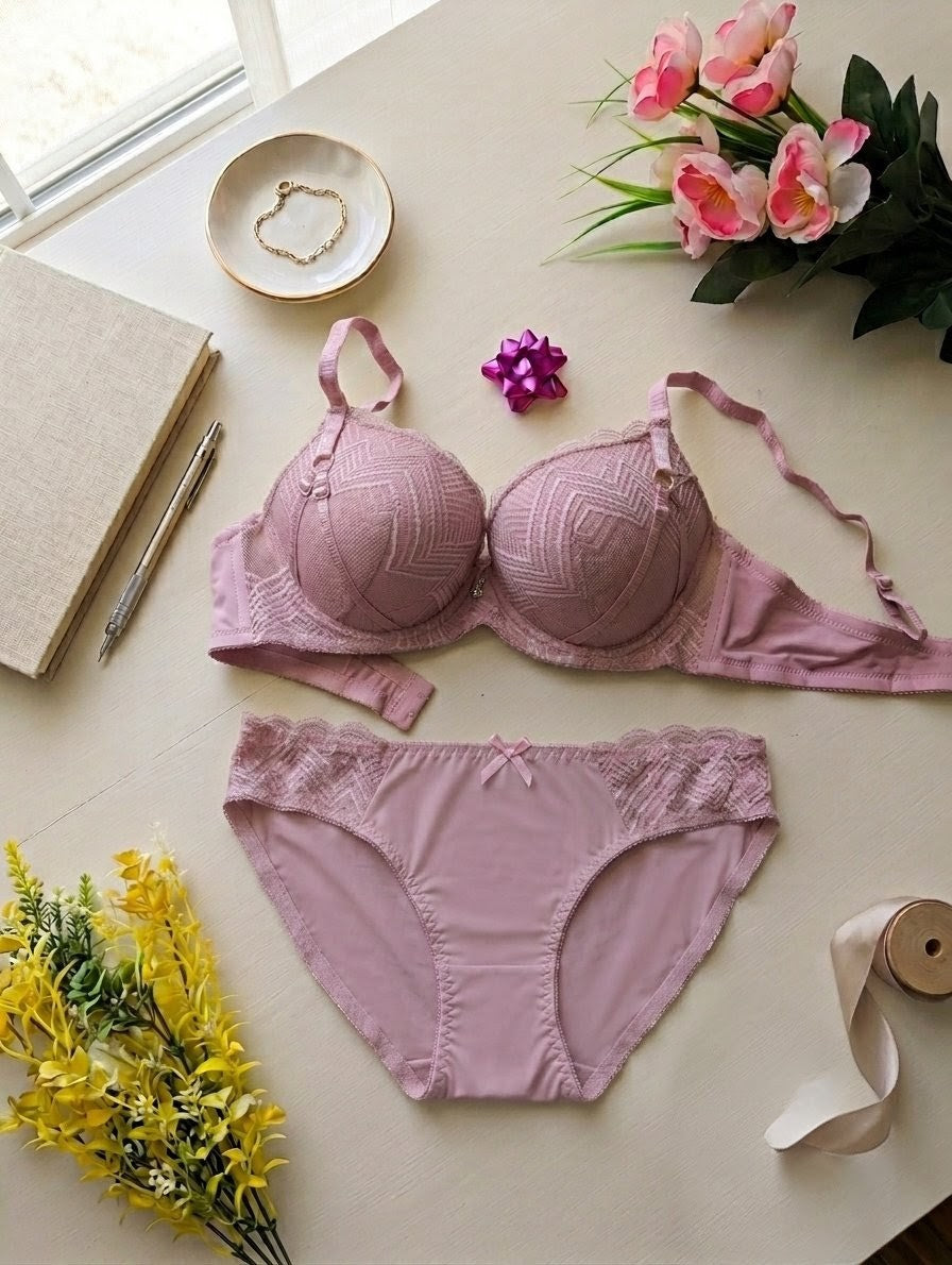 Luxury Bridal Lingerie Set – Stylish Bra & Panty for Brides