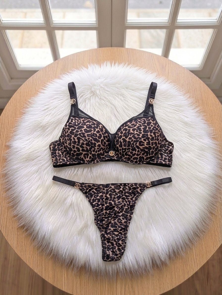 Seamless VC push up bridal bra set with net design and matching panty