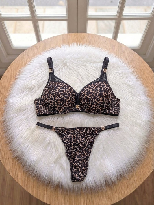 Seamless VC push up bridal bra set with net design and matching panty