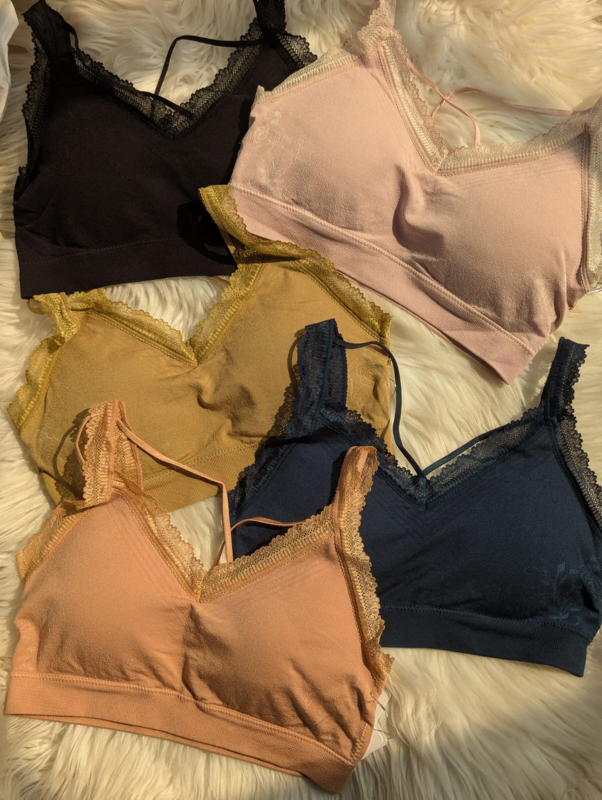 Seamless Lace-Trim Bralette – Plunging V-Neck Style | Safaa.pk