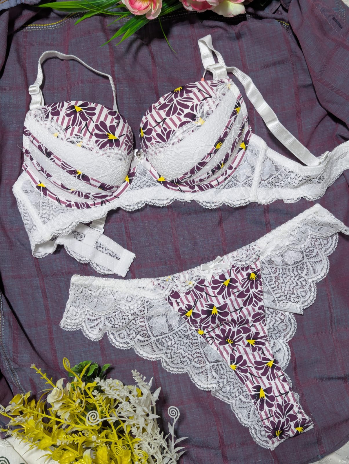 Sexy Sunflower Lace Foam Bra Set in Pakistan – Safaa.pk