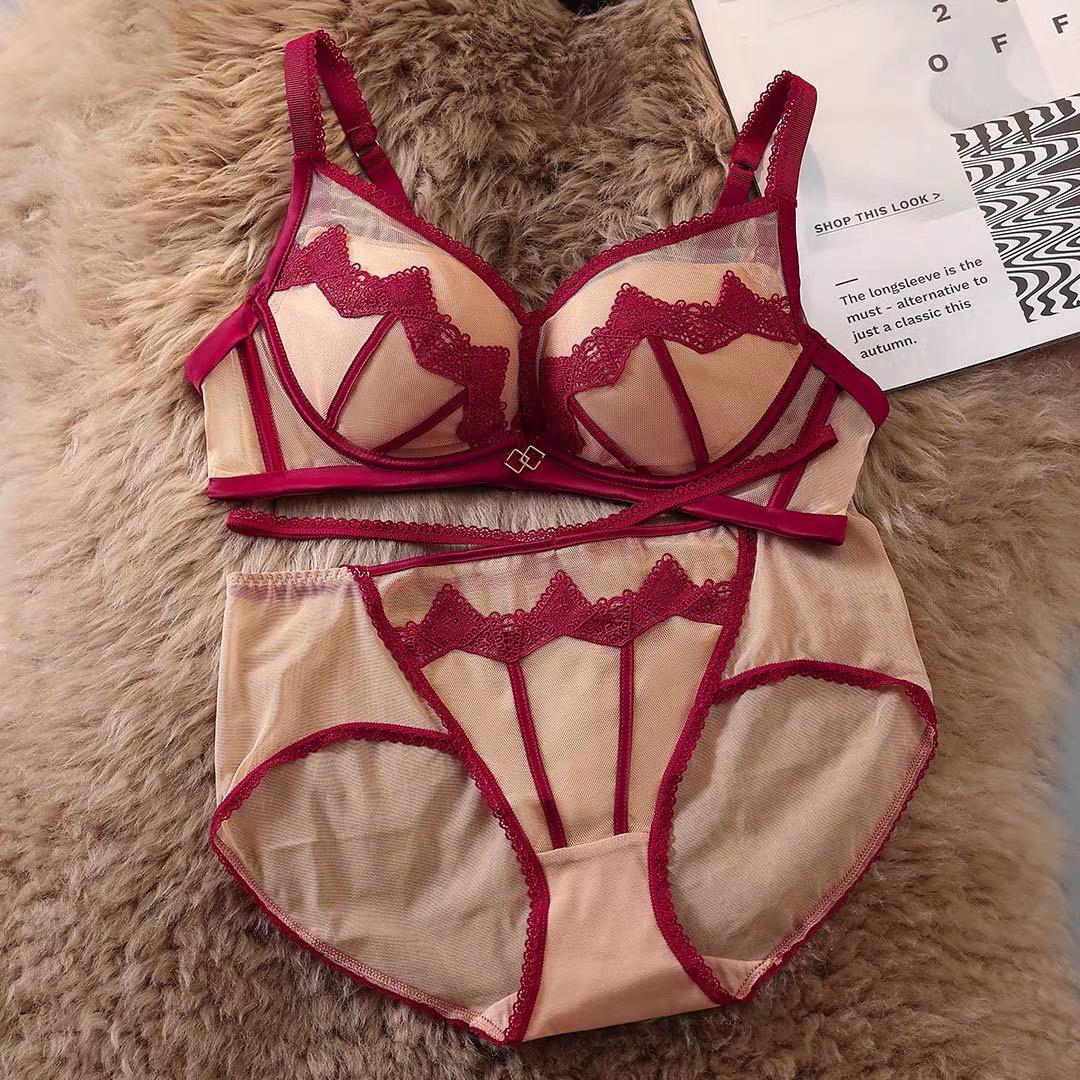 Soft Padded Lace Dual Tone Bra Set in Pakistan – Safaa.pk