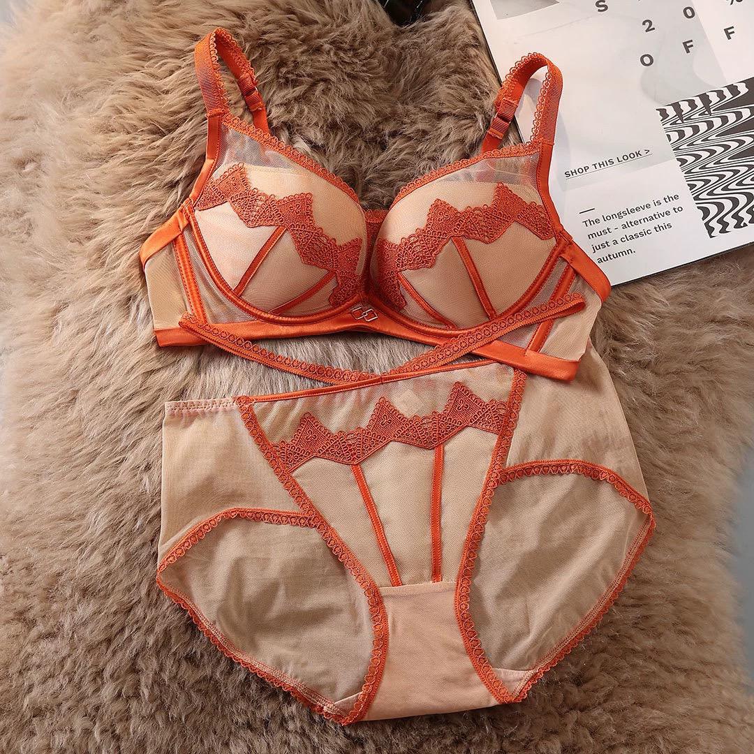 Soft Padded Lace Dual Tone Bra Set in Pakistan – Safaa.pk