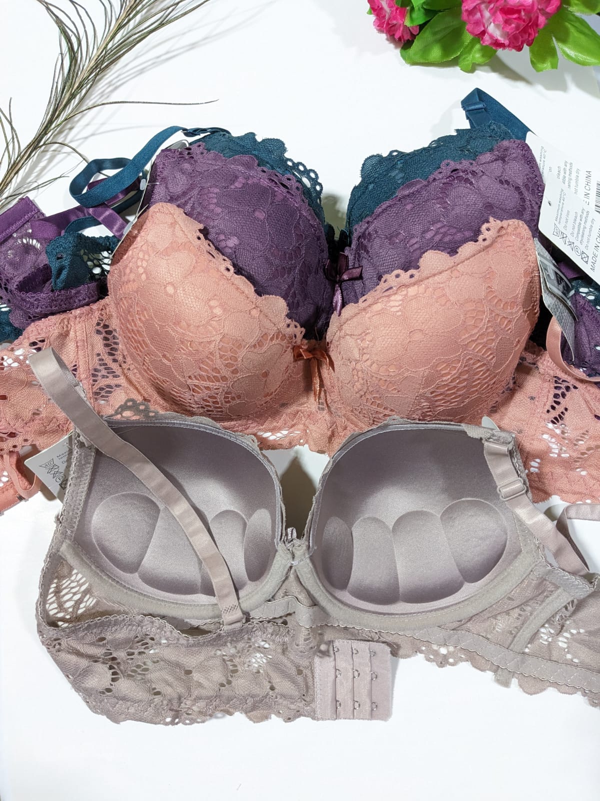 Sophisticated padded lace bra design