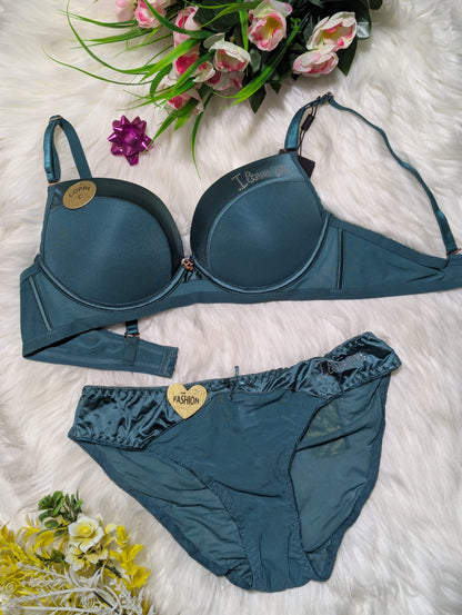 Underwired Elegant Single Padded Push Up Bra Set