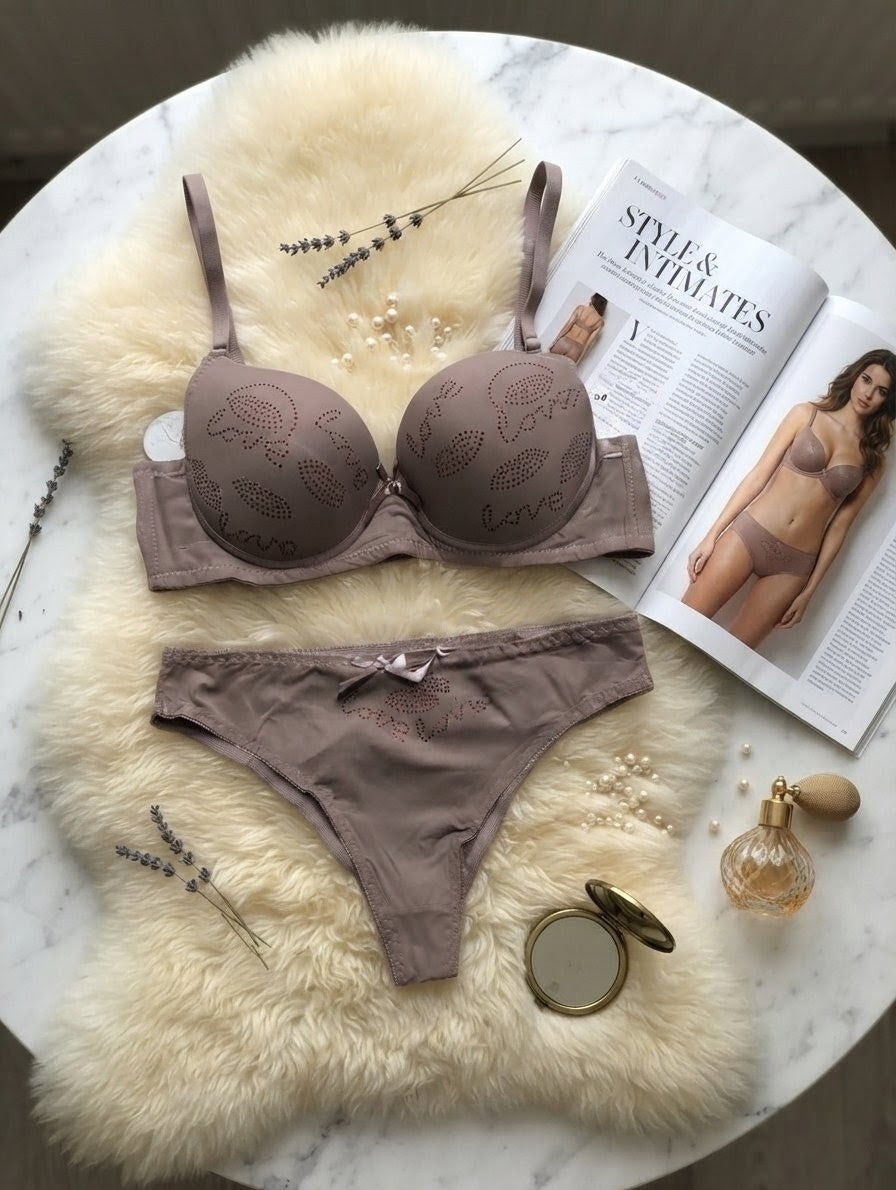 Love Push-Up Bra Set with Lip Detail in Pakistan – Safaa.pk