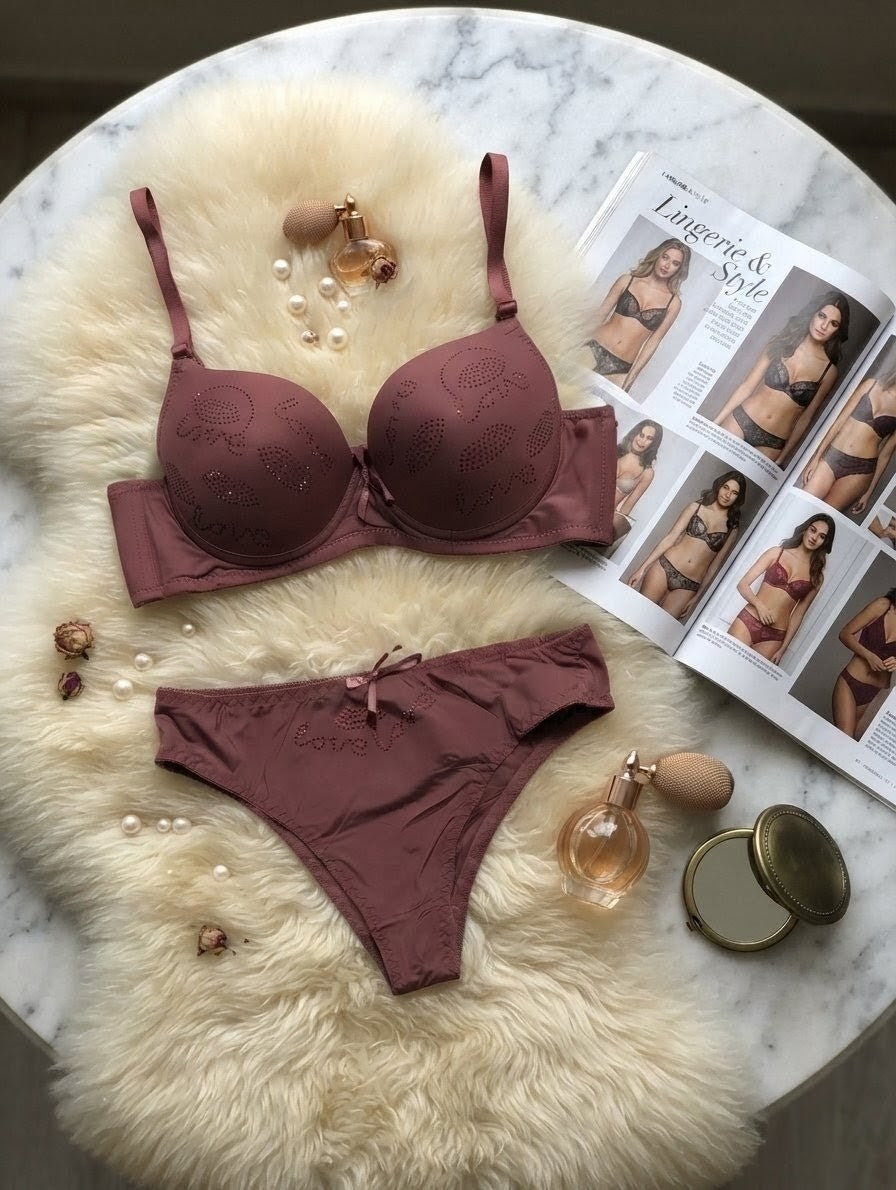 Love Push-Up Bra Set with Lip Detail in Pakistan – Safaa.pk