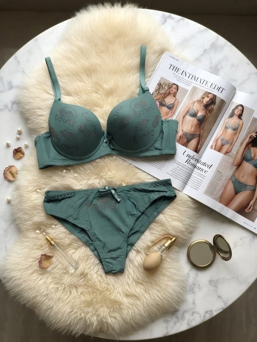 Love Push-Up Bra Set with Lip Detail in Pakistan – Safaa.pk