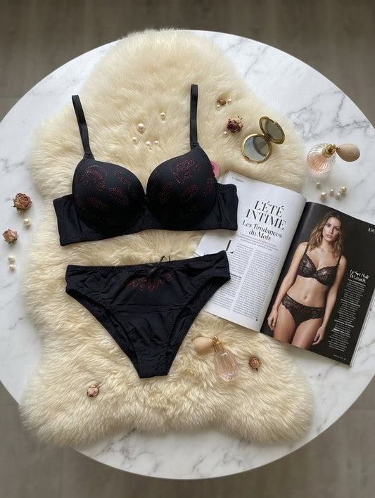 Love Push-Up Bra Set with Lip Detail in Pakistan – Safaa.pk