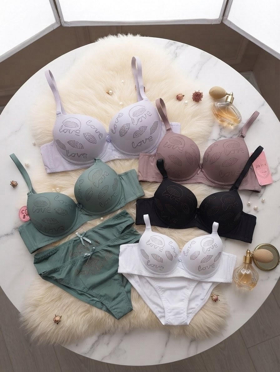 Love Push-Up Bra Set with Lip Detail in Pakistan – Safaa.pk