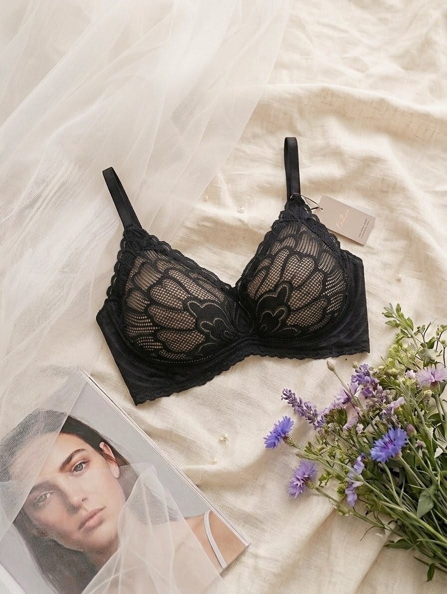 Wire-Free Lace Push-Up Bralette in Pakistan – Safaa.pk