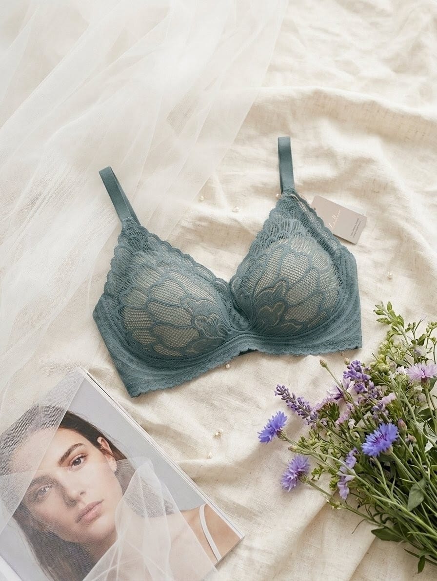 Wire-Free Lace Push-Up Bralette in Pakistan – Safaa.pk