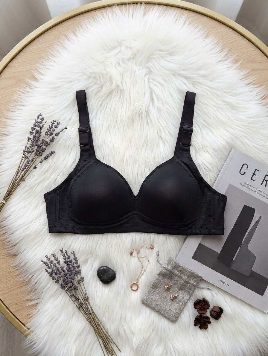 Wireless Padded Bra with Wide Adjustable Straps in Pakistan – Safaa.pk